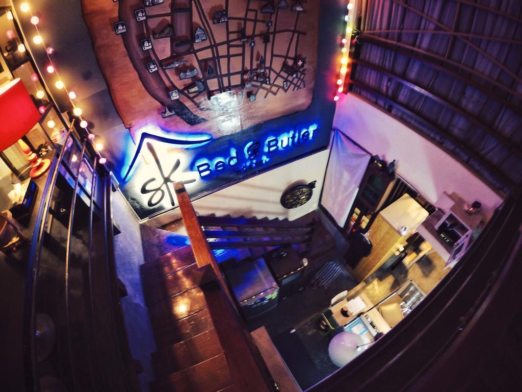 Bed And Butler Hostel Bangkok Exterior photo